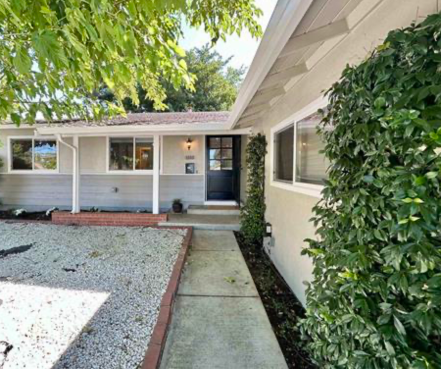 1243 Missouri Dr - Photo 2 of 3