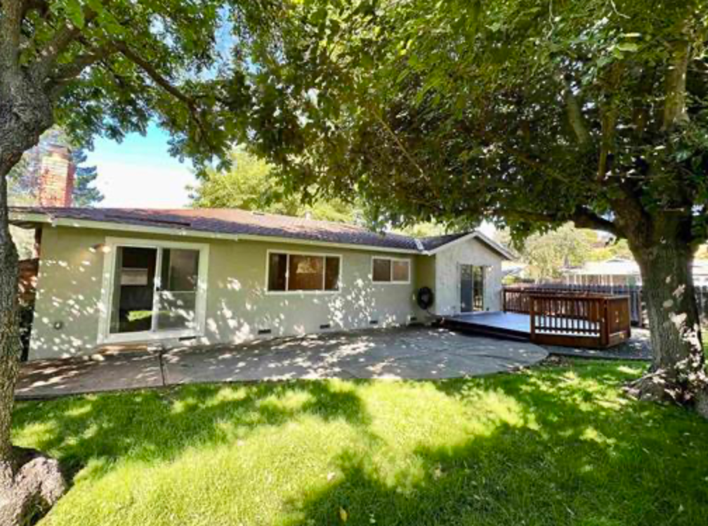 1243 Missouri Dr - Photo 3 of 3