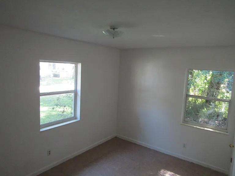 144 W Michigan Ave - Photo 4 of 12