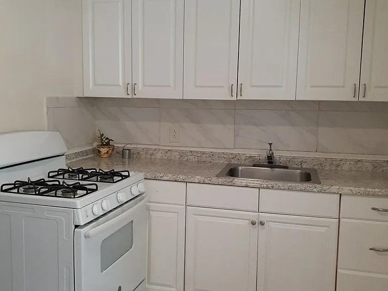 144 W Michigan Ave - Photo 6 of 12