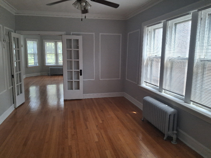 8808 S Blackstone Ave #2 - Photo 4 of 8