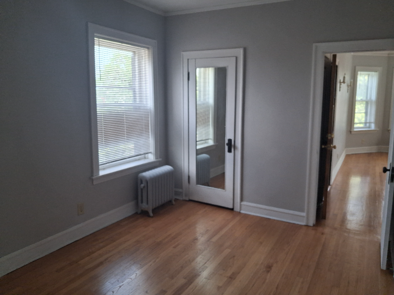 8808 S Blackstone Ave #2 - Photo 7 of 8