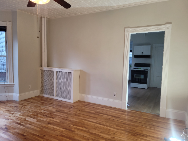 37 Byron St #1 - Photo 6 of 14