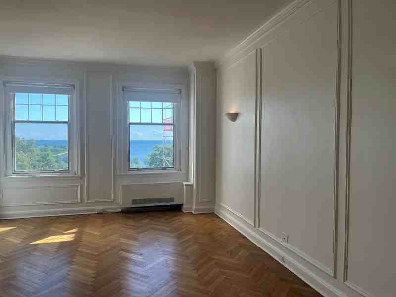 925 E Wells St #324-325 - Photo 4 of 15