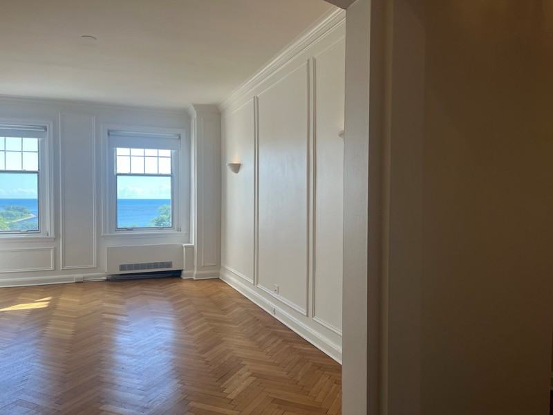 925 E Wells St #324-325 - Photo 5 of 15