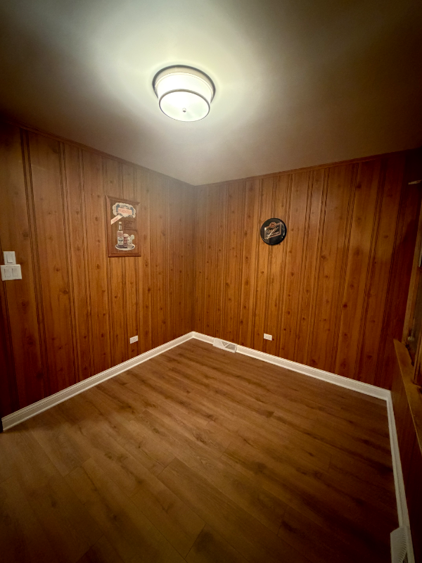 2940 N Natoma Ave - Photo 2 of 9