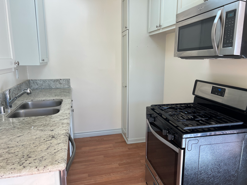 1523 Scott Rd #D - Photo 5 of 15