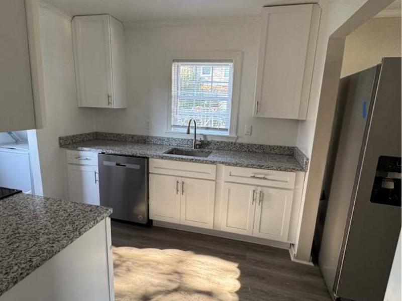 96 Dahlgren Ave - Photo 6 of 8