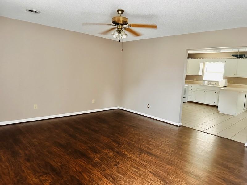 5 Lexington Ct - Photo 3 of 14