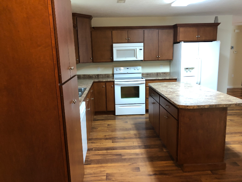 119 Hillwood Dr - Photo 3 of 8