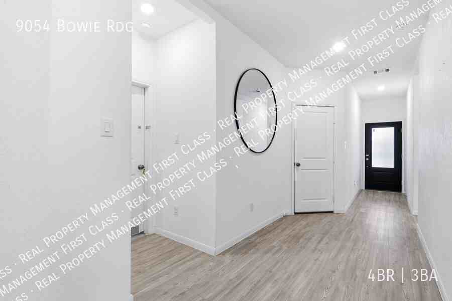 9054 Bowie Rdg - Photo 4 of 35