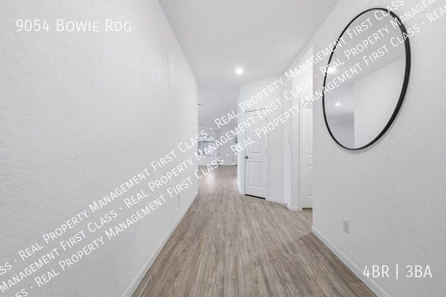 9054 Bowie Rdg - Photo 5 of 35