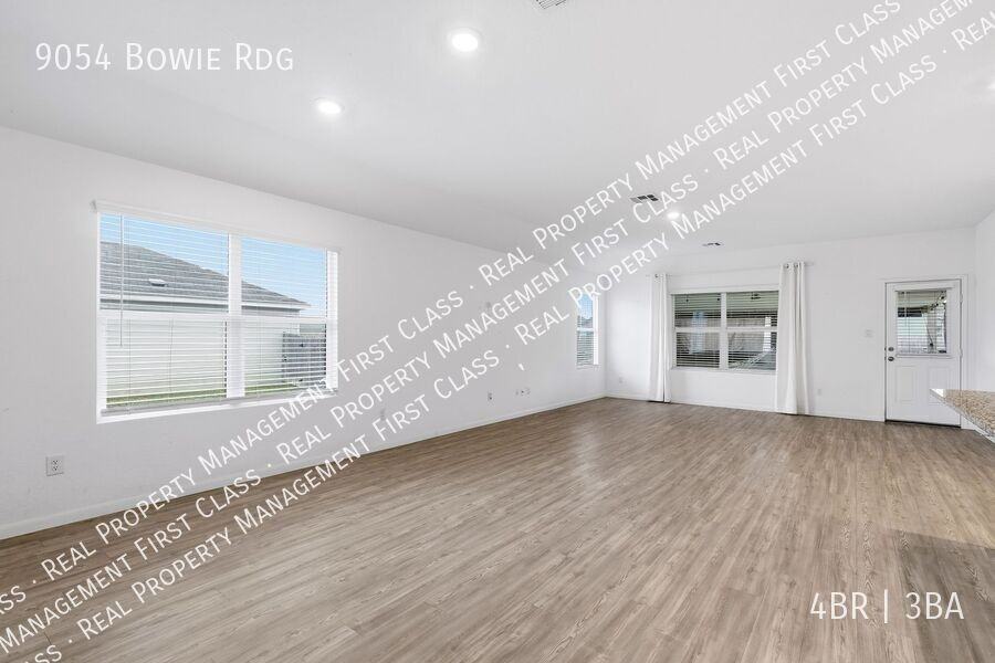 9054 Bowie Rdg - Photo 6 of 35