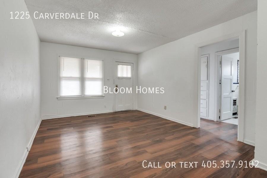 1225 Carverdale Dr - Photo 5 of 34