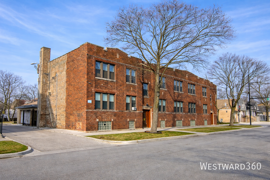 6706 S Wood St #2B - Photo 2 of 14