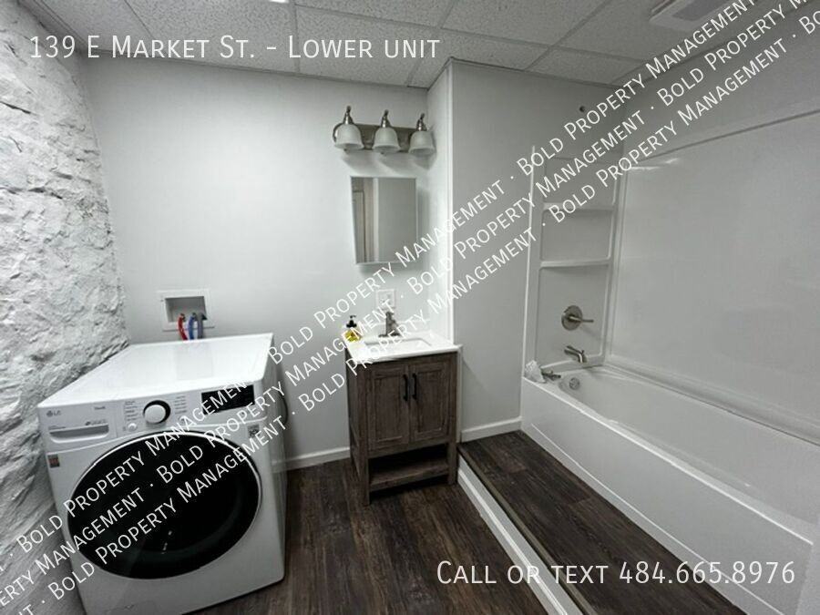 139 E Market St - Photo 6 of 9