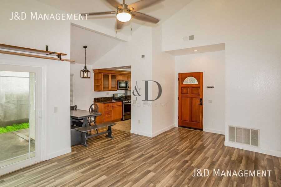 932 Glenwood Way - Photo 4 of 16