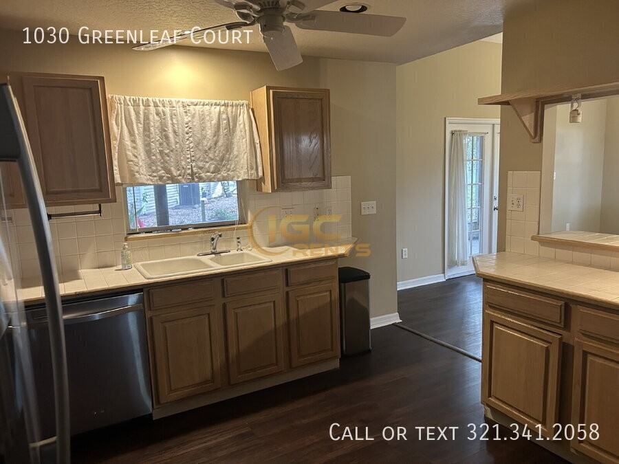 1030 Greenleaf Ct - Photo 7 of 14