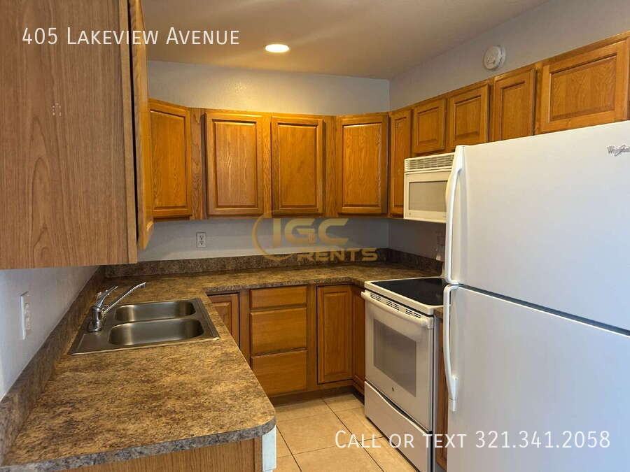 405 Lakeview Ave - Photo 3 of 11