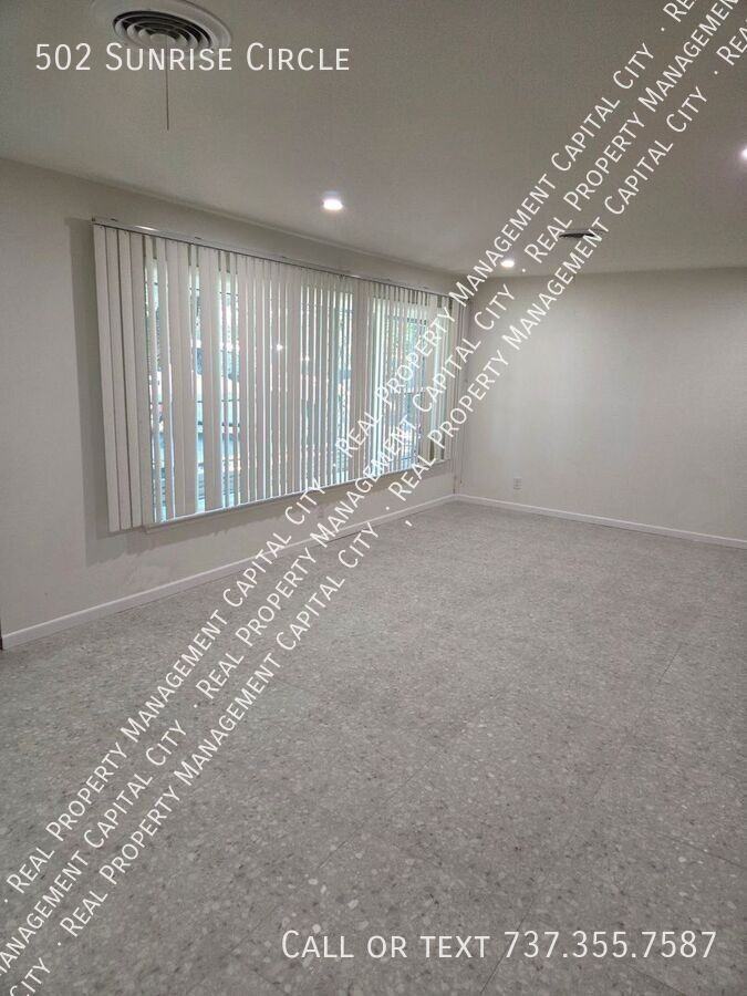 502 Sunrise Cir - Photo 7 of 43