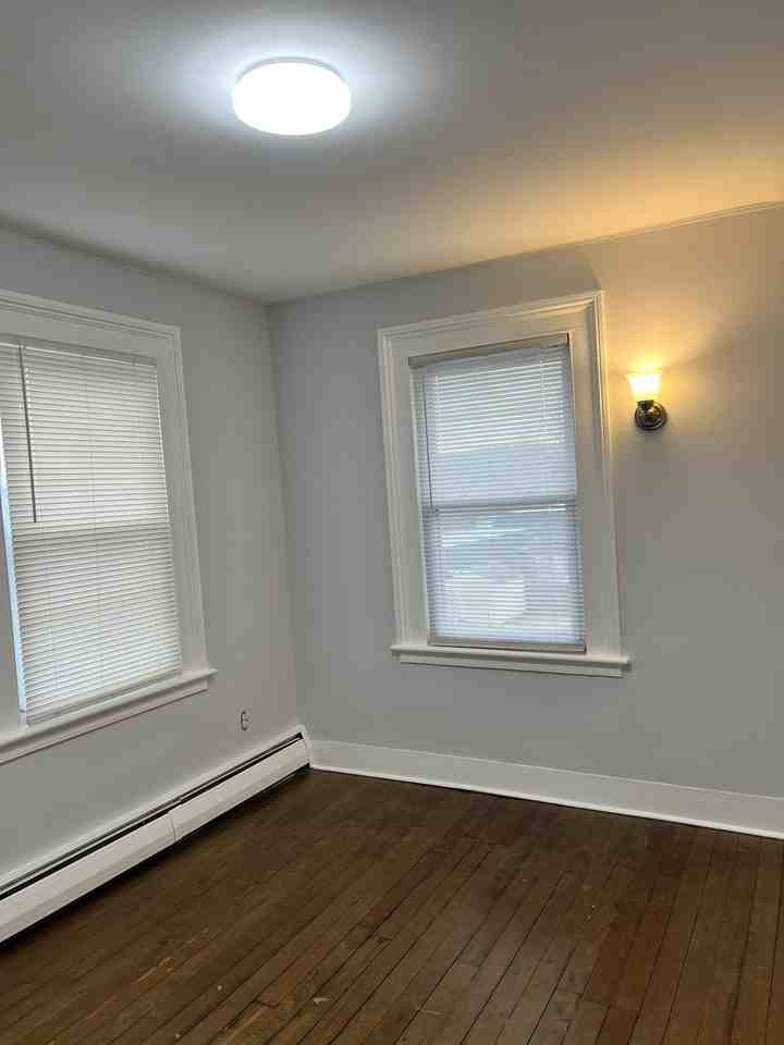 90 Ward St - Photo 5 of 8