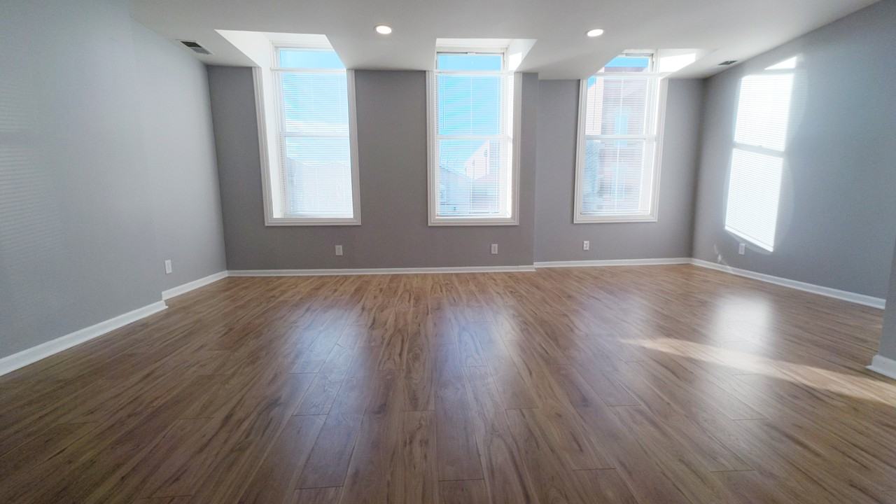 3307 S Wallace St #2F - Photo 2 of 14