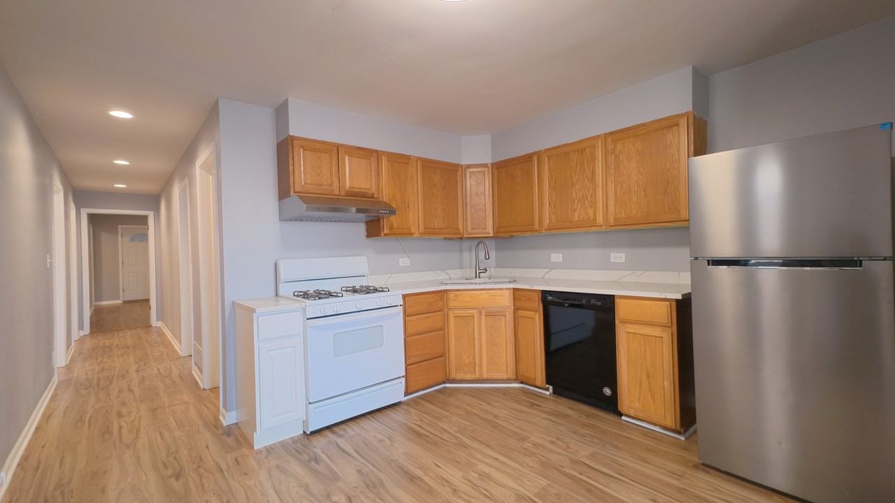 3307 S Wallace St #2F - Photo 4 of 14