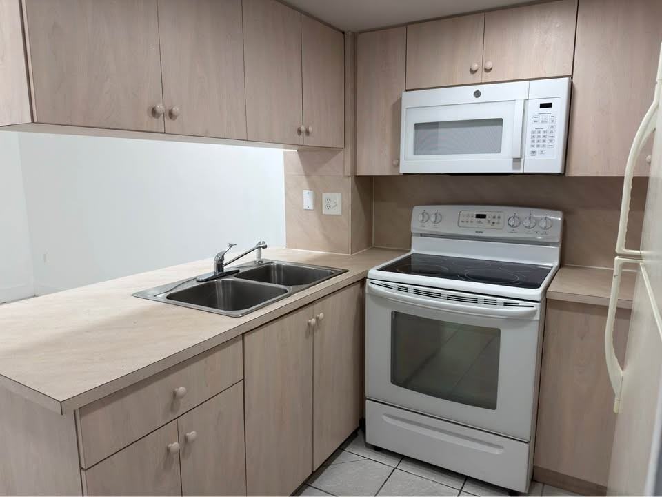 2150 W 60th St #11101 - Photo 3 of 6