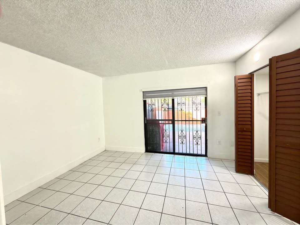 2150 W 60th St #11101 - Photo 4 of 6