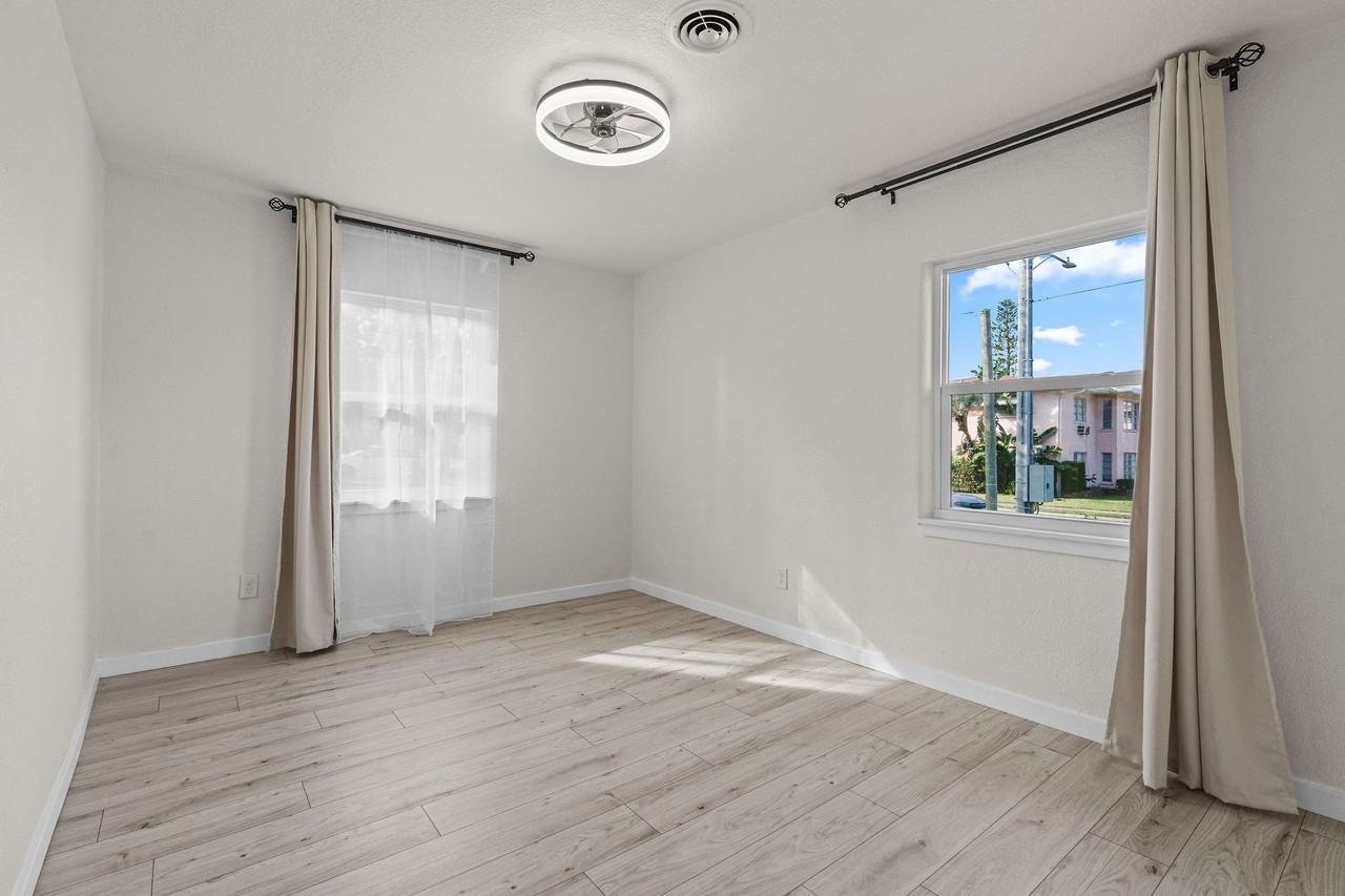 1401 Drew St #NA - Photo 3 of 21