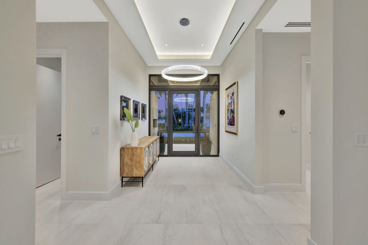 2757 Ne 34th St #NA - Photo 3 of 19