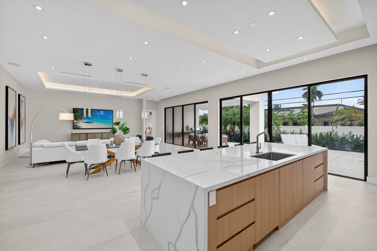 2757 Ne 34th St #NA - Photo 6 of 19