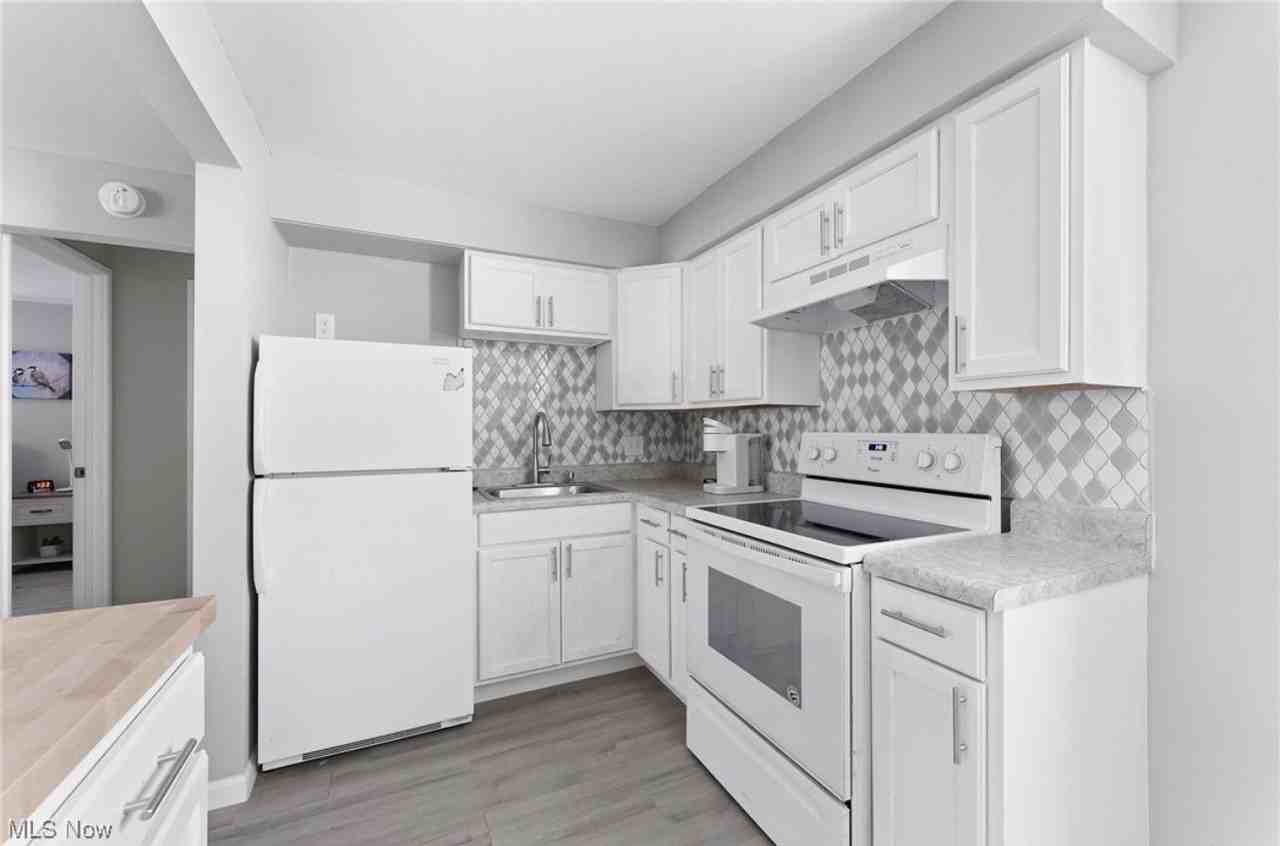 7123 Glendale Ave #4 - Photo 3 of 10