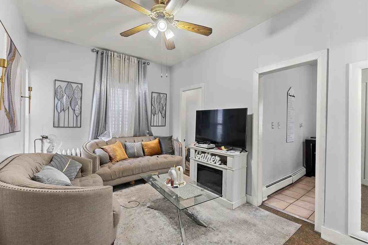 21 Boyd Ave #2 - Photo 2 of 15