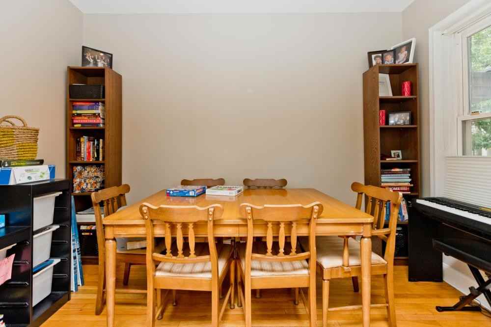 1258 W Cornelia Ave - Photo 3 of 10