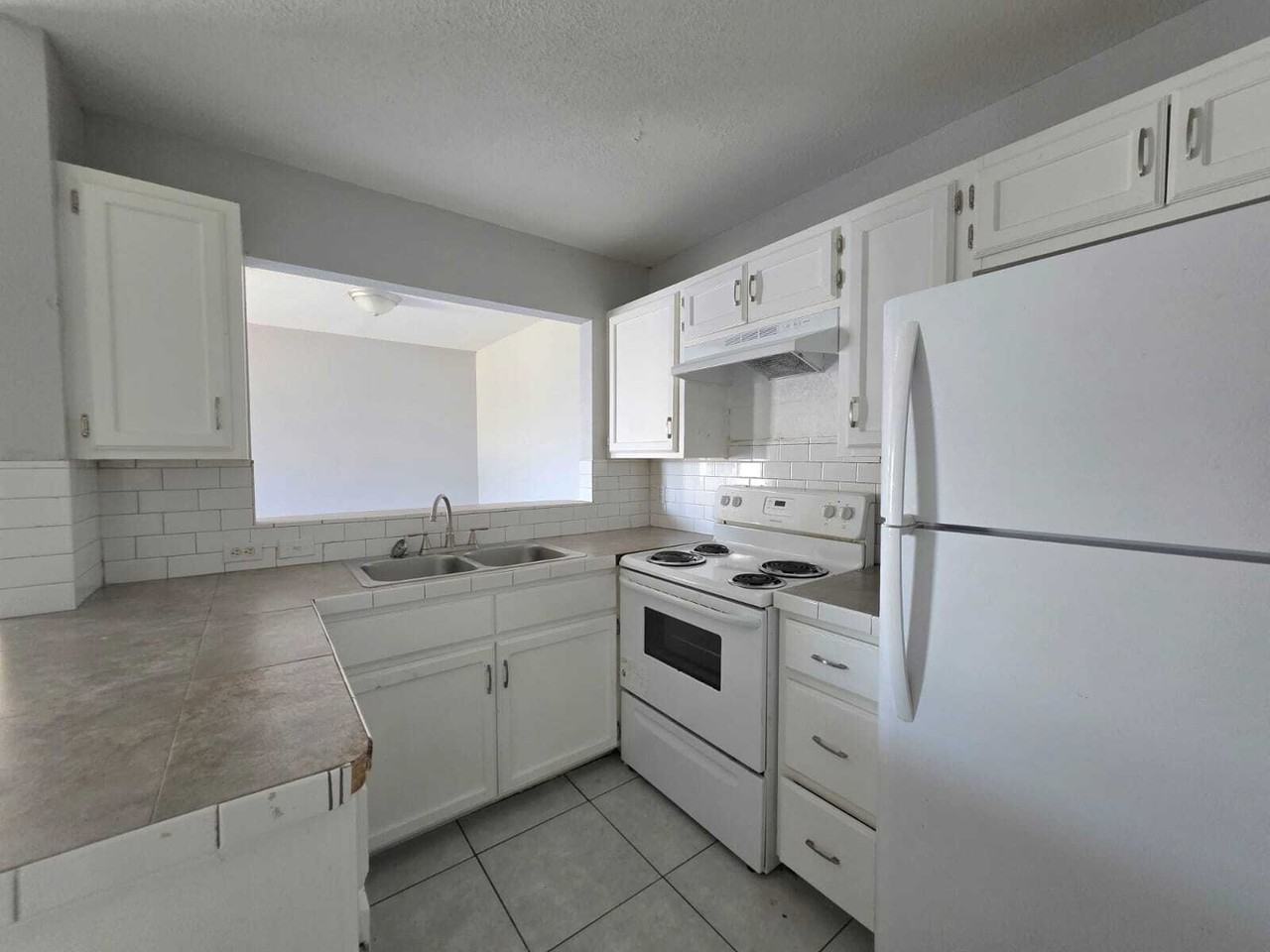 6200 North 11th Street - Photo 3 of 21