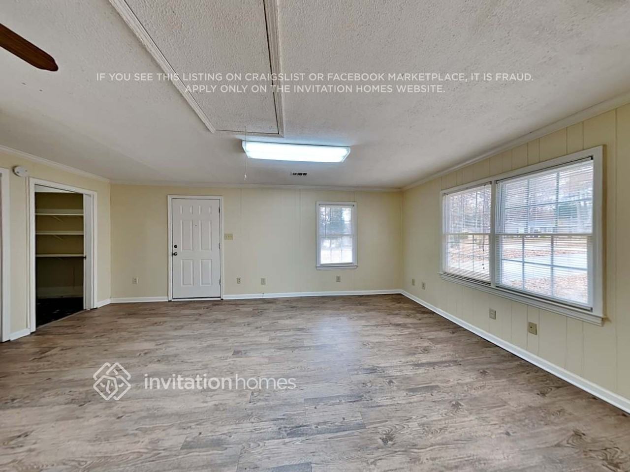 1009 Monopoly Dr - Photo 3 of 19