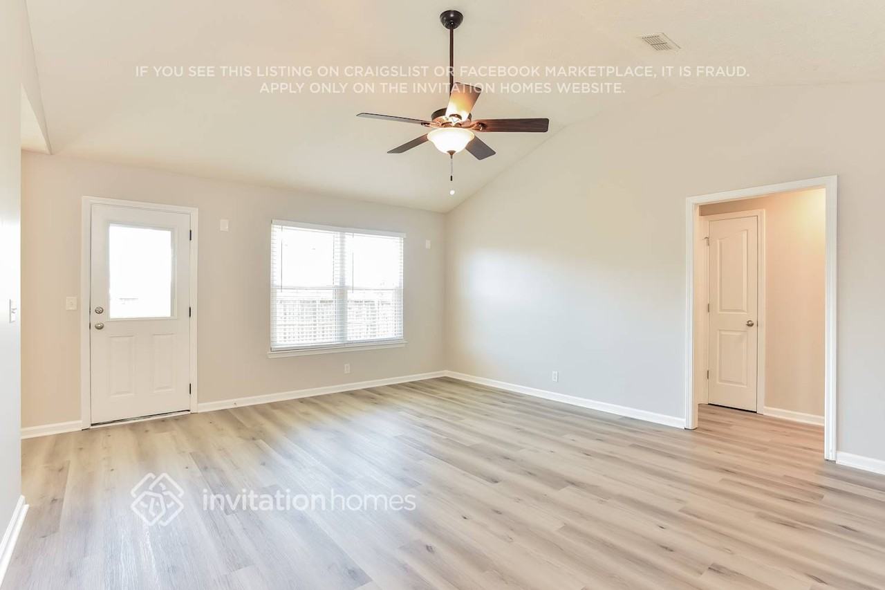 1720 Teresa Ln - Photo 4 of 18