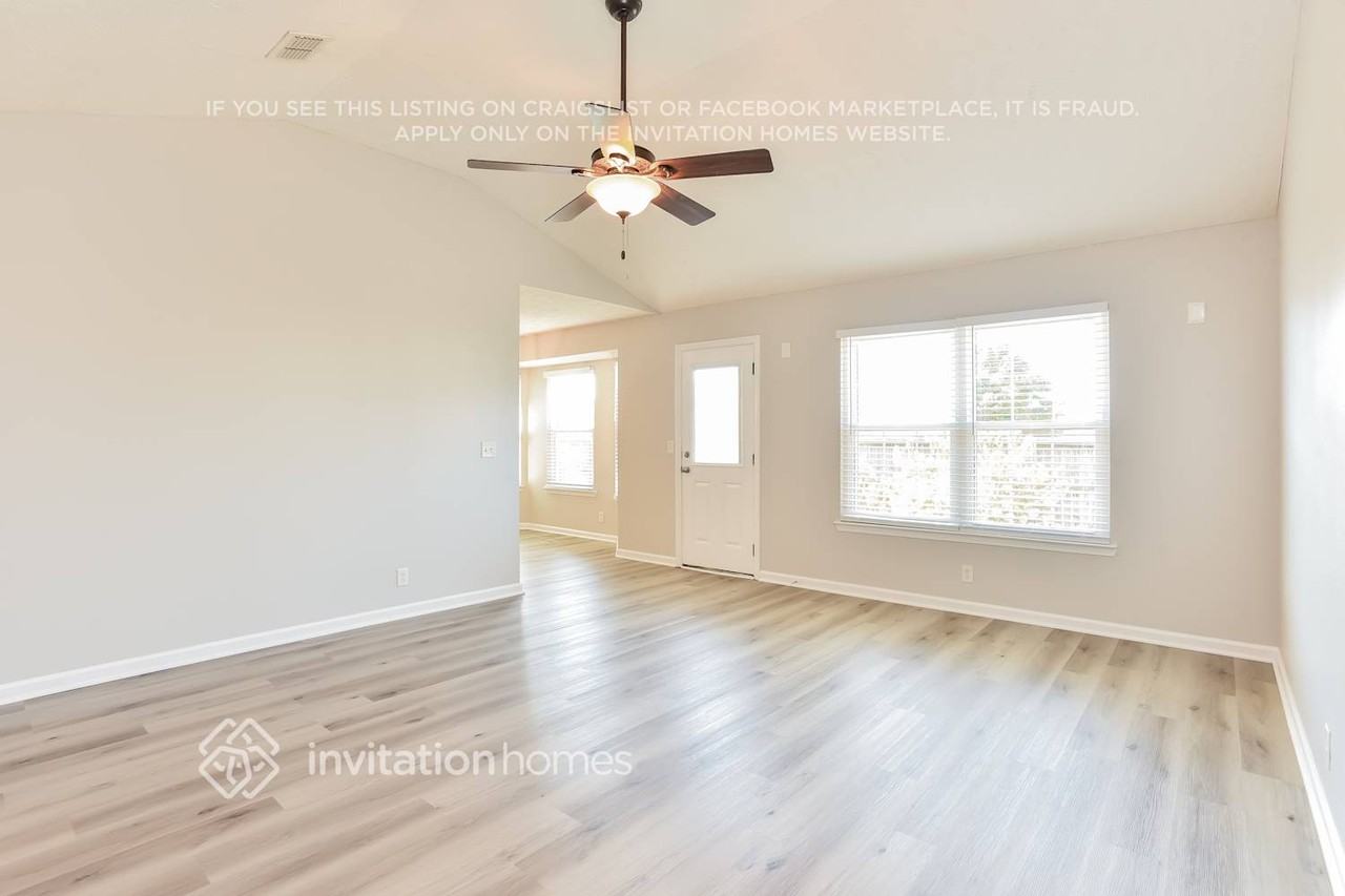 1720 Teresa Ln - Photo 5 of 18