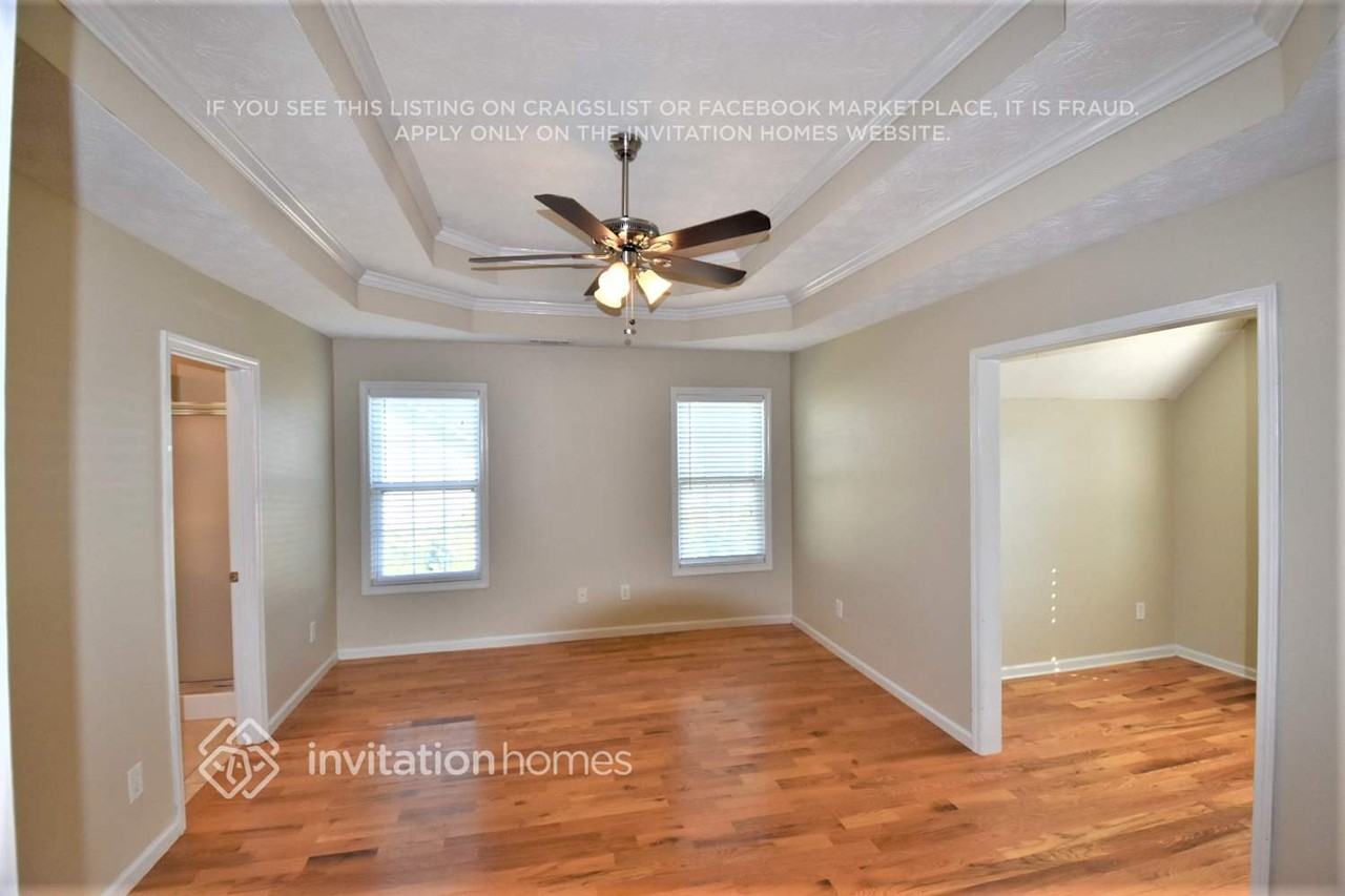 2905 Meadow Gate Way - Photo 4 of 7