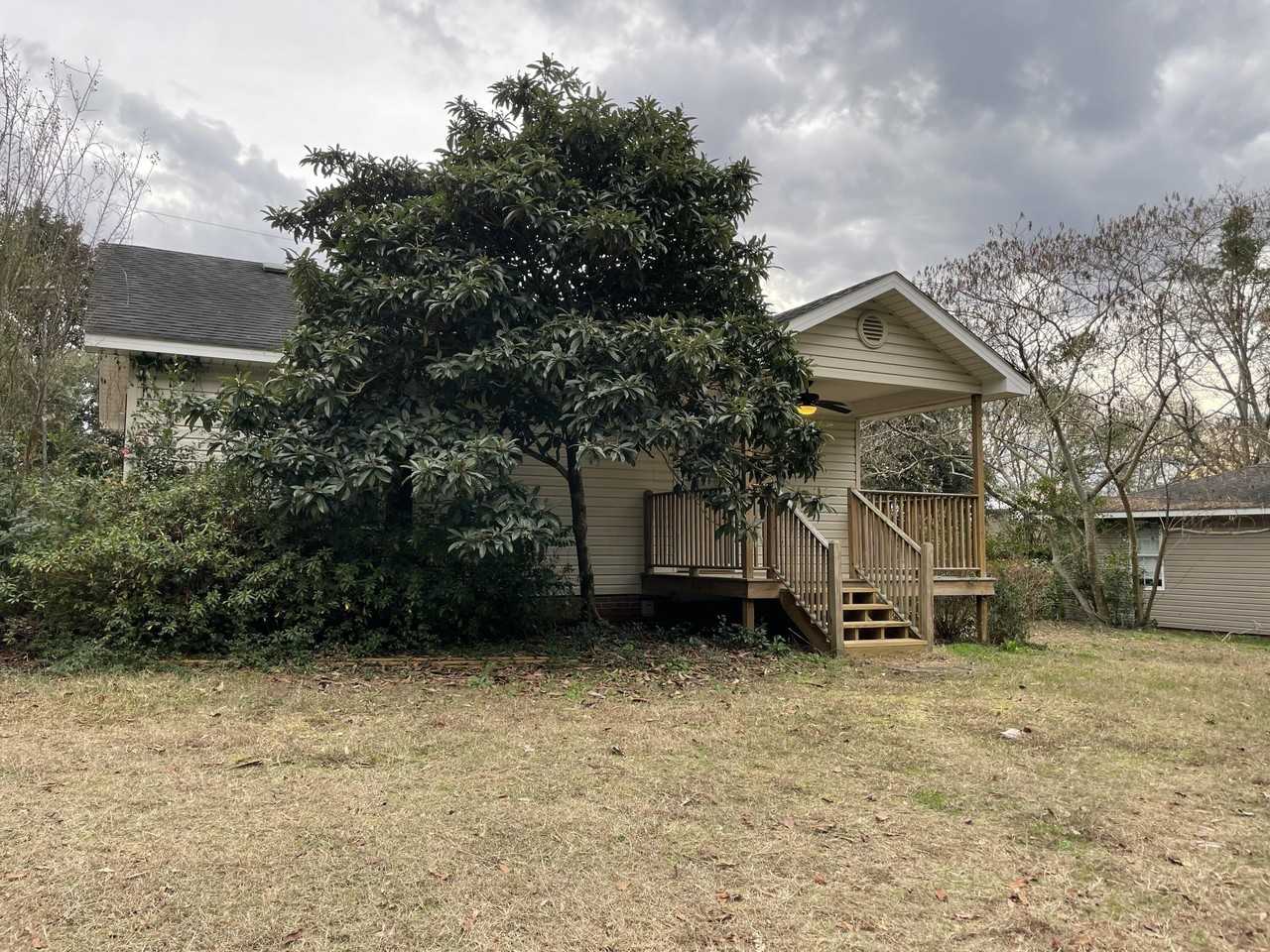 3826 Dyches Rd - Photo 4 of 17