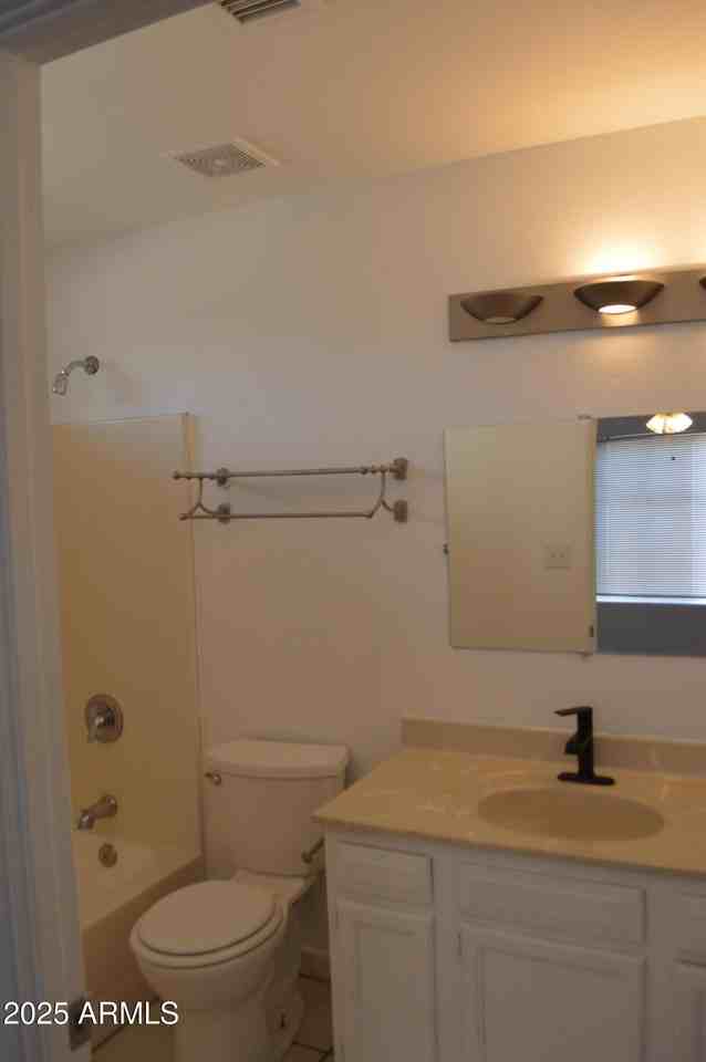 8435 W Campbell Ave - Photo 6 of 7
