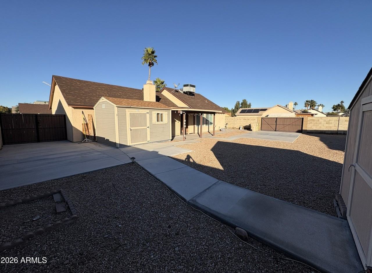 5535 W Willow Ave - Photo 3 of 33