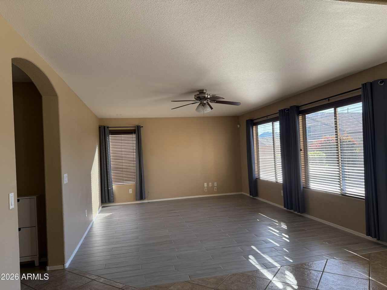 15844 S 17th Dr - Photo 4 of 20