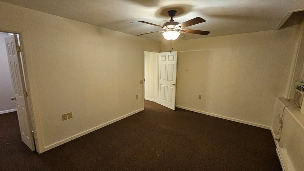 305 13th St Apt J - Photo 5 of 10