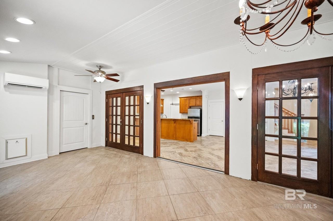 491 Pine Ave - Photo 4 of 23