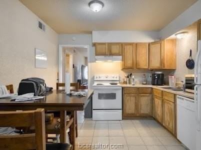 1132 Georgia St - Photo 5 of 11