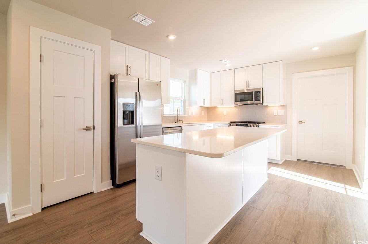 2812 Rowyn St - Photo 5 of 27