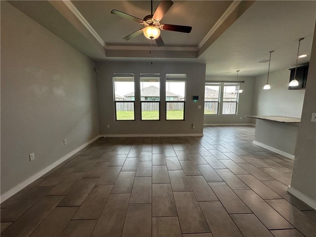 1014 Pasadena St - Photo 6 of 35