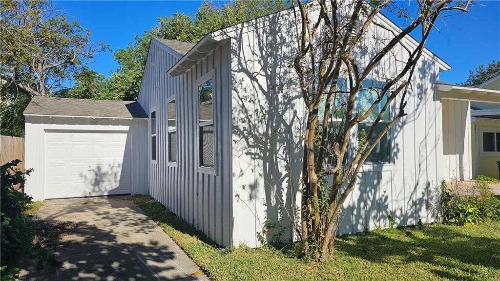 330 Texas Ave - Photo 2 of 18